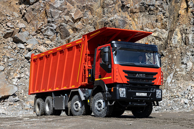 Самосвал-углевоз AMT 752901 8х4 с кузовом 35м3