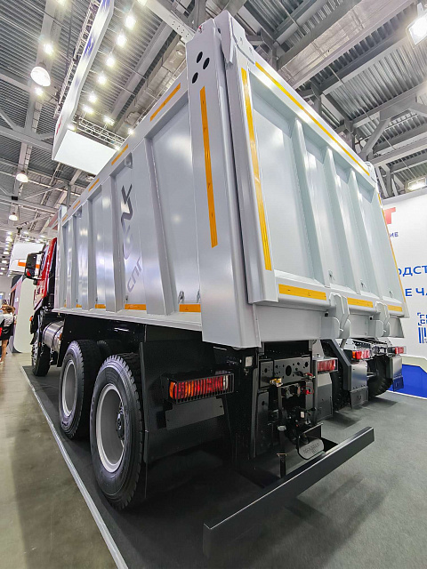 Самосвал АМТ (LNG) 6x6 с кузовом 20 м3