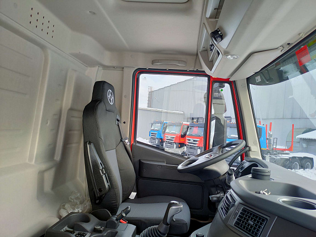 Самосвал AMT 752900 8х8 с кузовом полукруглого типа на 23м3