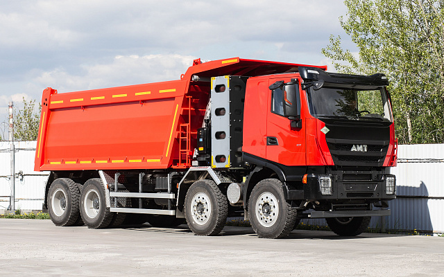 Самосвал 758901 8х4 CNG с кузовом 23 м3