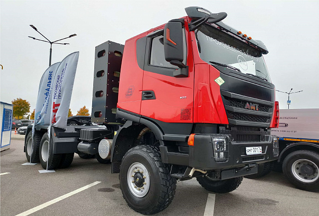 Седельный тягач АМТ 638910 6х6 CNG(Метан)