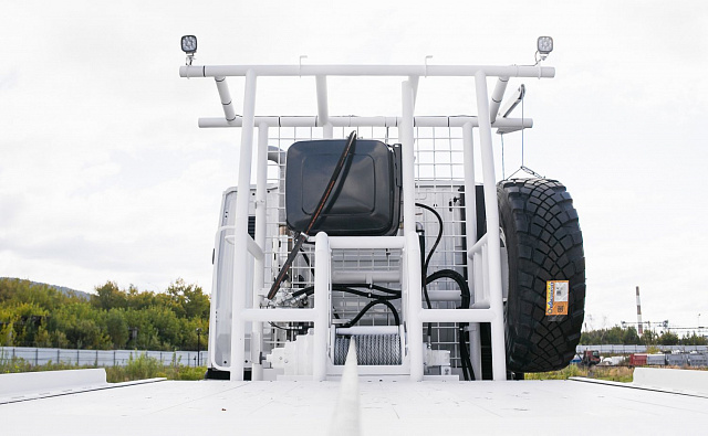 Буллитовоз на шасси  AMT  6х6