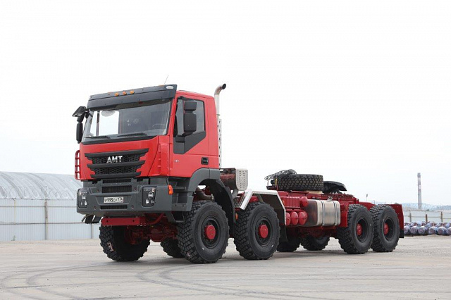 Седельный тягач АМТ 732910 (8х8)