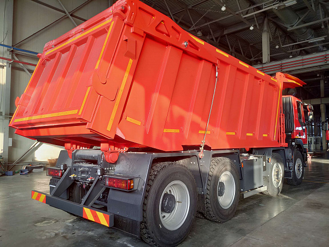 Карьерный самосвал AMT 752901 8х4 с кузовом 23м3