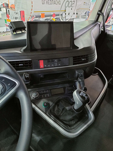 Самосвал 758901 8х4 CNG с кузовом 23 м3