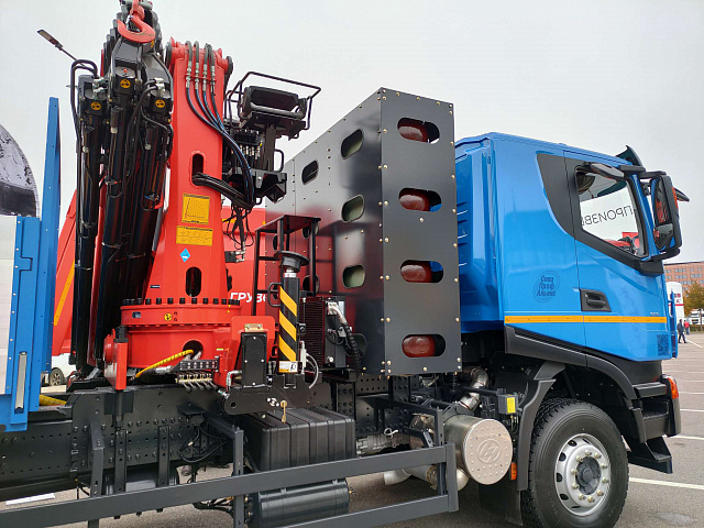 Бортовой с КМУ AMT 6х4 CNG