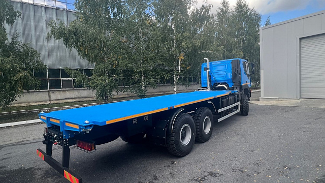 Автоконтейнеровоз на шасси  AMT  632942  6х6