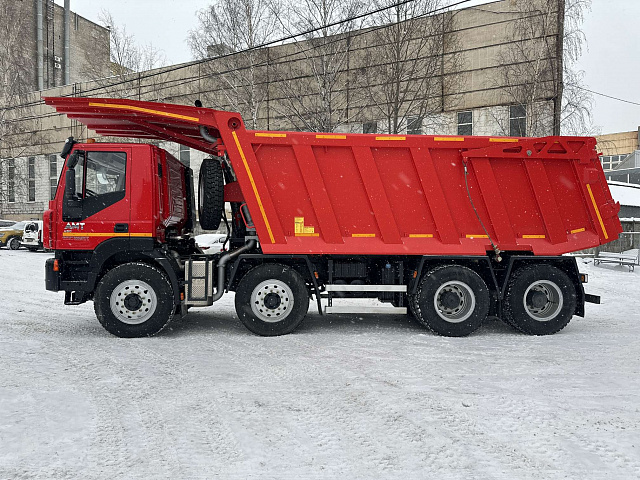 Карьерный самосвал AMT 752901 8х4 с кузовом 23м3